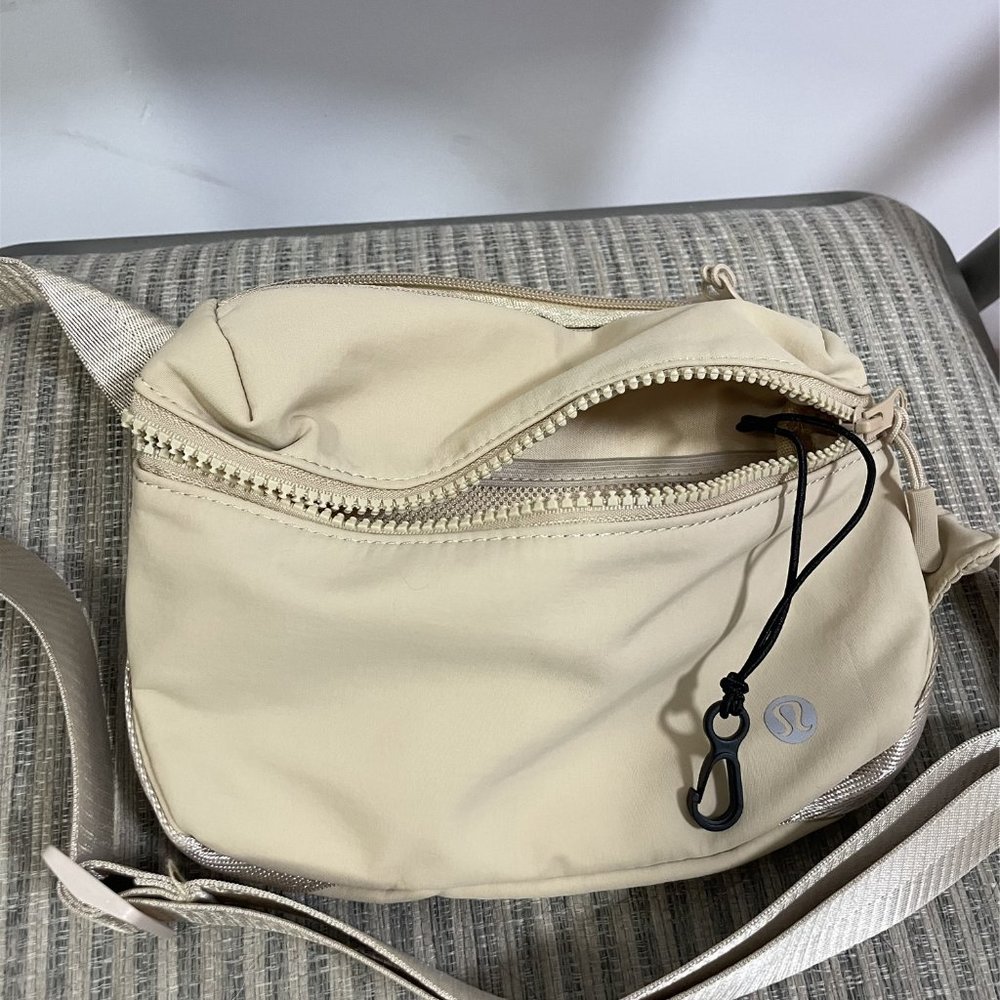 lululemon Belt Bag in One Size New BNWT